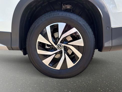 Certified 2025 Volkswagen Tiguan S FWD image 10