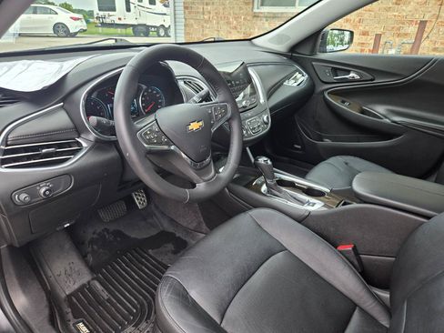 Used 2017 Chevrolet Malibu Premier w/ Premier Sun and Wheel Package FWD image 17