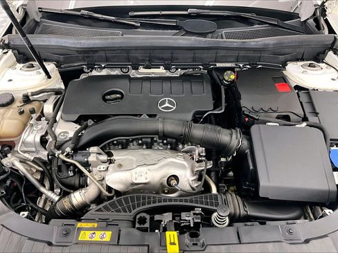 Certified 2022 Mercedes-Benz GLB 250 image 9