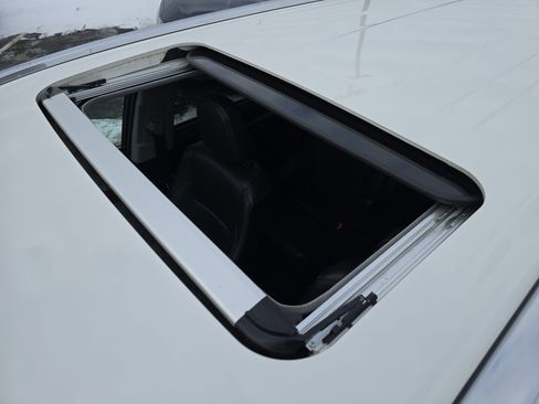 Used 2019 Toyota Highlander XLE image 9