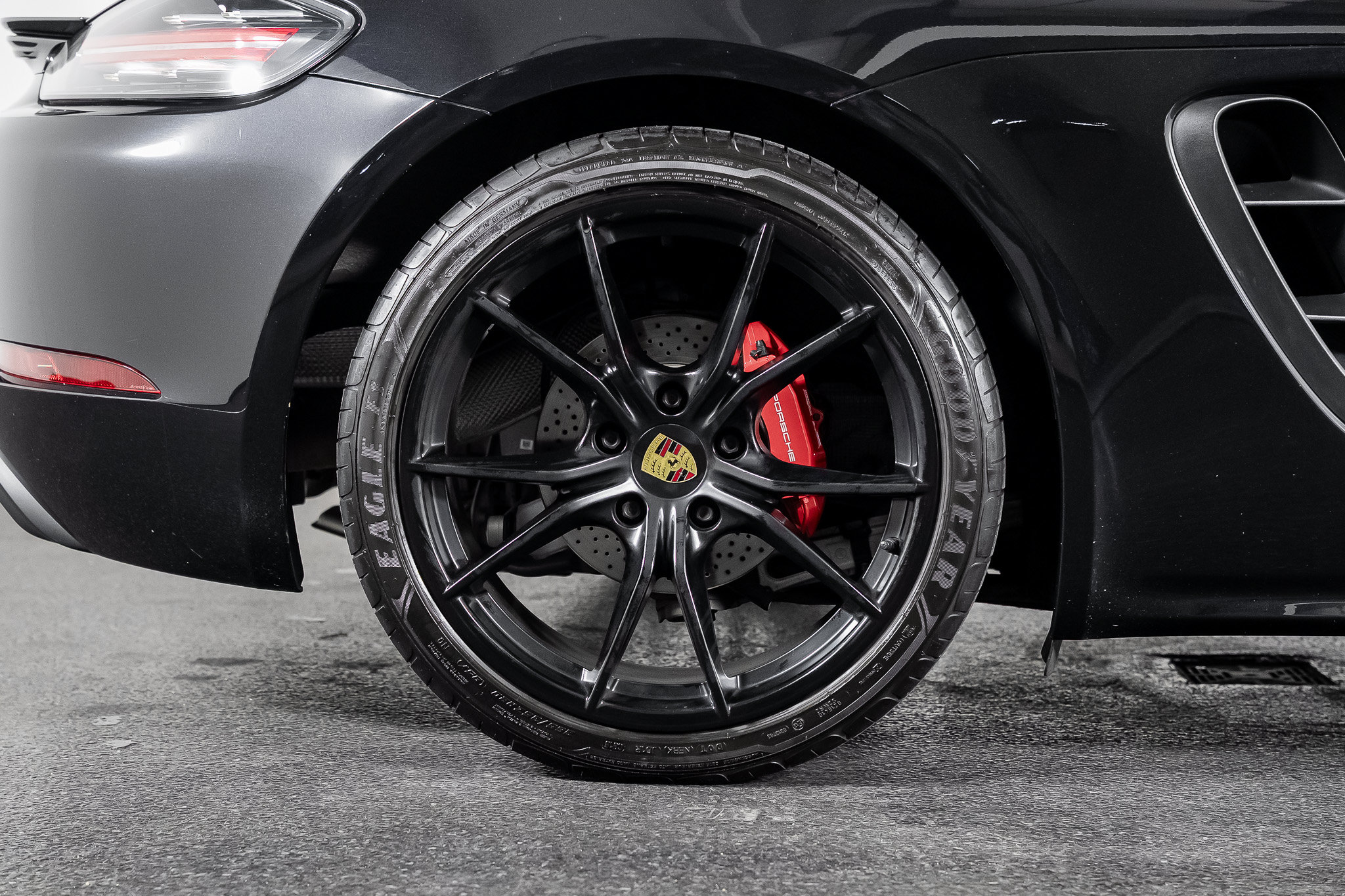 Used 2018 Porsche 718 Cayman S RWD image 30
