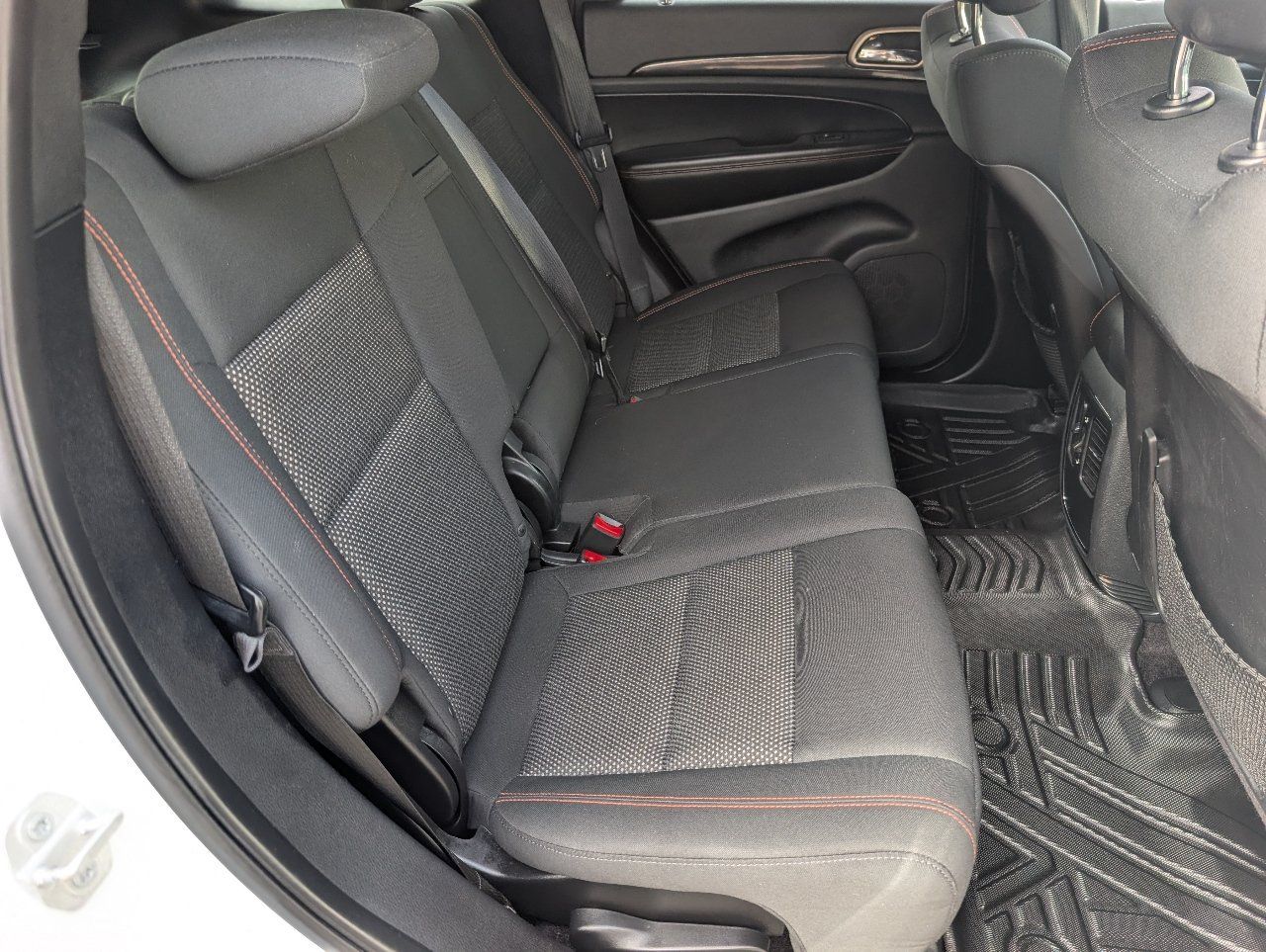 Used 2016 Jeep Grand Cherokee Laredo 75th Anniversary AWD/4WD image 5