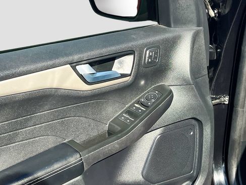 Used 2022 Ford Escape SEL w/ Technology Package FWD image 19