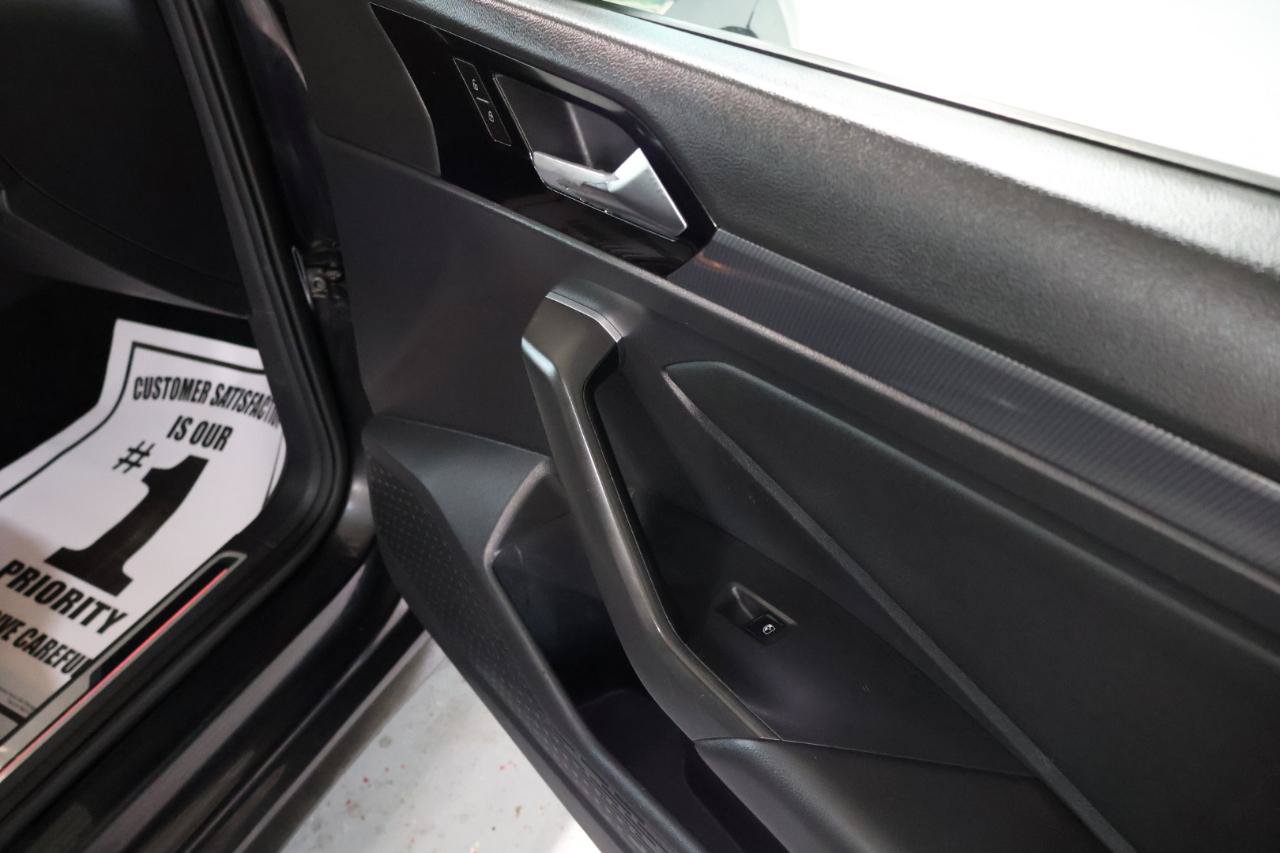Used 2019 Volkswagen Jetta GLI FWD image 25