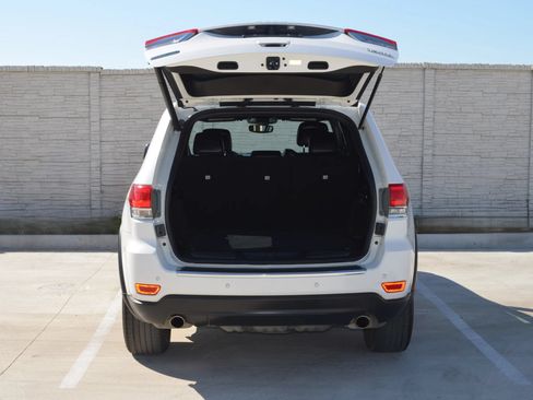 Used 2018 Jeep Grand Cherokee Limited RWD image 9