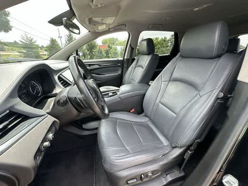 Used 2020 Buick Enclave Essence AWD/4WD image 17