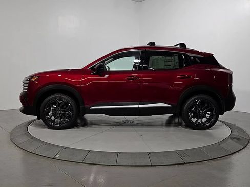 New 2026 Nissan Kicks SR AWD/4WD image 2
