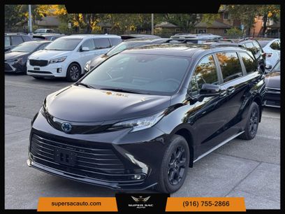 Used 2025 Toyota Sienna XLE Woodland Edition