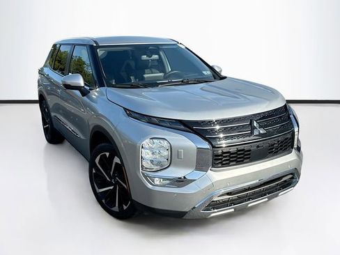 Used 2022 Mitsubishi Outlander SE image 37