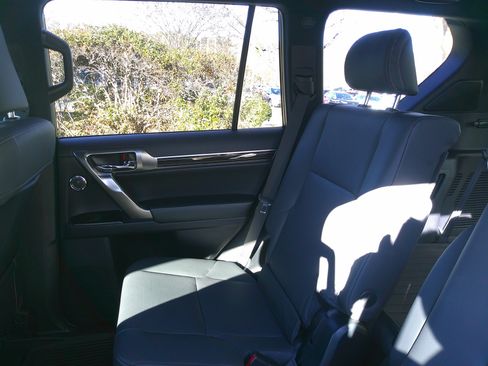 Used 2023 Lexus GX 460 Premium image 31