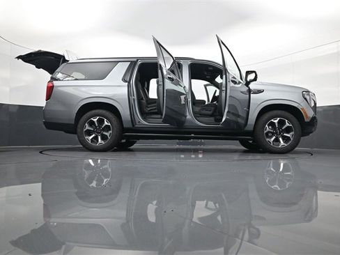 New 2026 GMC Yukon XL AT4 w/ AT4 Premium Plus Package image 34