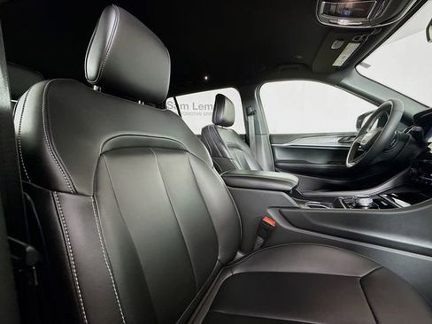 Used 2024 Jeep Grand Cherokee L Limited w/ Black Appearance Package image 29