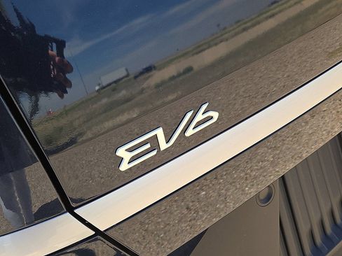 Used 2024 Kia EV6 Light RWD image 11
