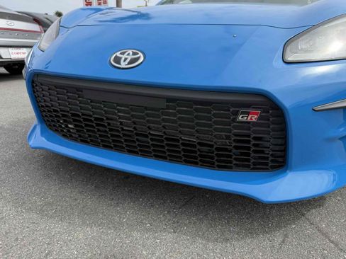Used 2022 Toyota GR86 Premium RWD image 33