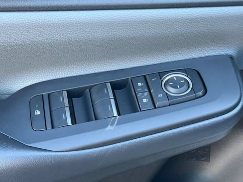New 2026 Toyota Prius Limited FWD image 11