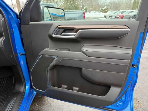 Used 2025 Chevrolet Silverado 1500 LT image 35