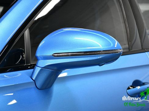 Used 2025 Bentley Flying Spur Plug-In Hybrid image 17