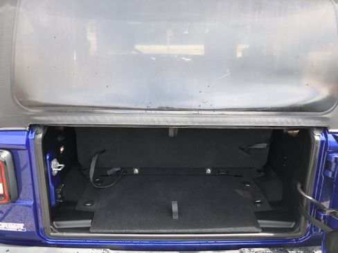 Used 2018 Jeep Wrangler Sport AWD/4WD image 14