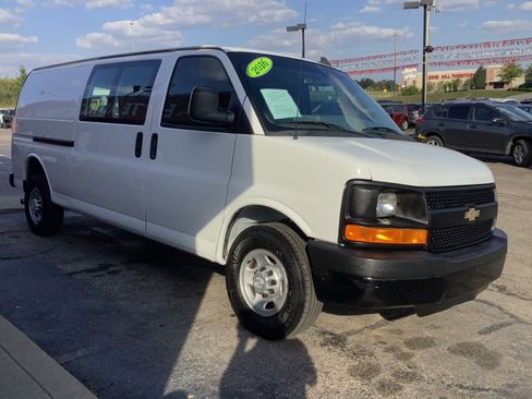 Used 2016 Chevrolet Express 3500 Extended image 3