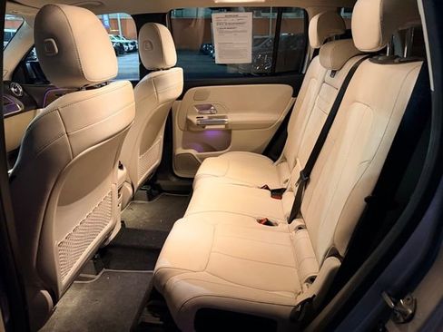 Used 2021 Mercedes-Benz GLB 250 4MATIC image 8