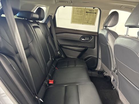 Used 2023 Nissan Rogue SL w/ SL Premium Package image 25