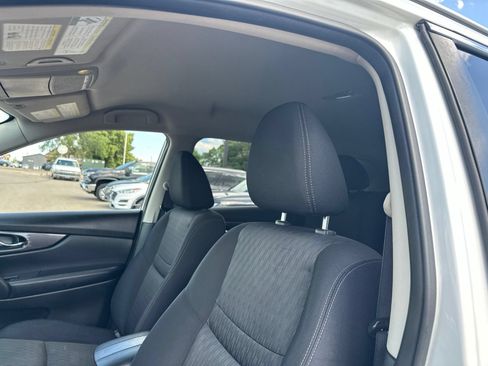Used 2019 Nissan Rogue SV AWD/4WD image 12