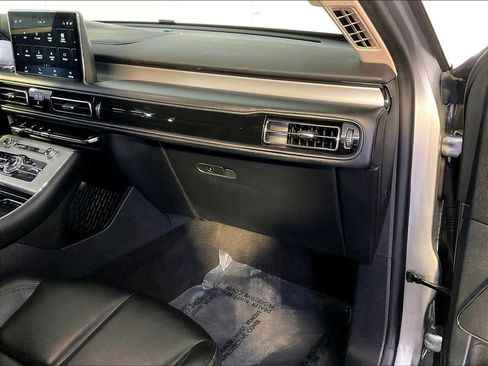Used 2021 Lincoln Aviator AWD image 22