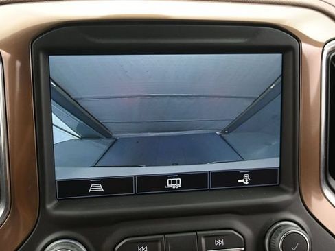 Used 2022 Chevrolet Silverado 1500 High Country AWD/4WD image 23