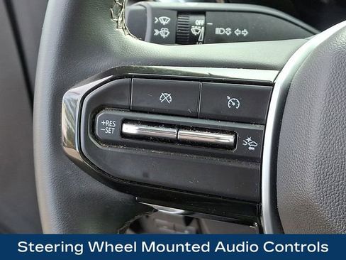 Used 2023 Chevrolet Colorado LT w/ LT Convenience Package II image 25