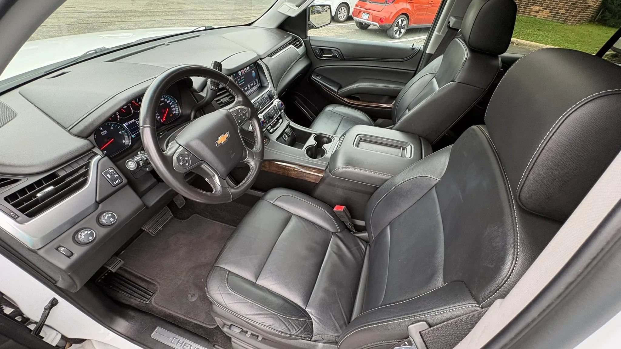 Used 2018 Chevrolet Suburban LT AWD/4WD image 30