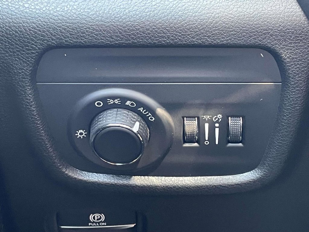 New 2027 Jeep Grand Cherokee Laredo AWD/4WD image 28