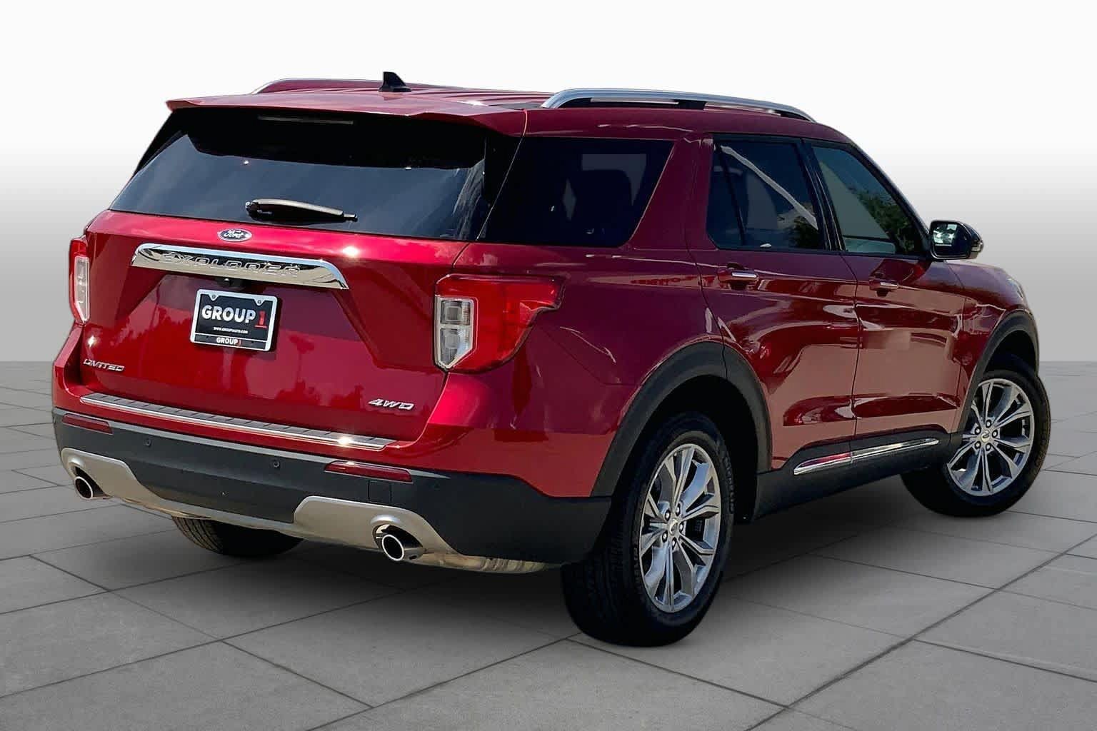 Used 2024 Ford Explorer Limited w/ Equipment Group 301A AWD/4WD image 13