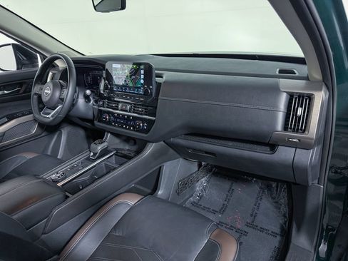 Certified 2023 Nissan Pathfinder Platinum AWD/4WD image 14