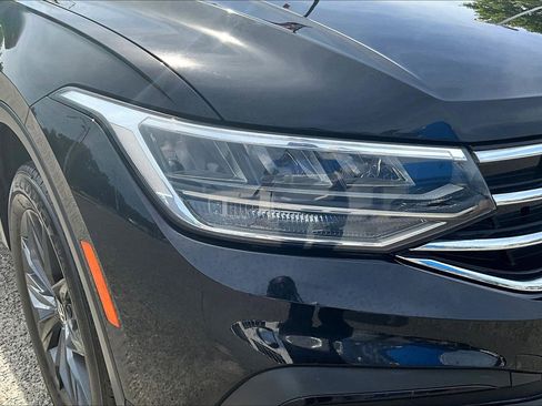 Used 2022 Volkswagen Tiguan SE w/ Panoramic Sunroof Package AWD/4WD image 31