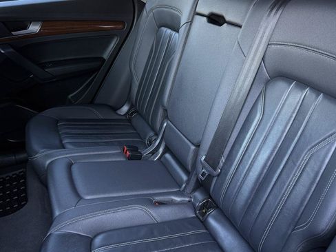 Used 2023 Audi Q5 2.0T Premium w/ Convenience Package AWD/4WD image 32