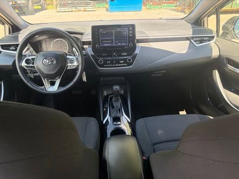 Used 2022 Toyota Corolla SE FWD image 3