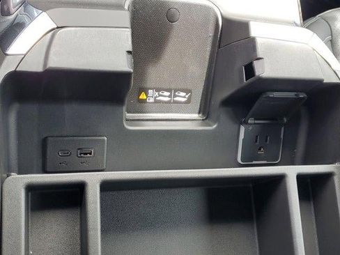 New 2025 GMC Sierra 1500 Elevation image 21