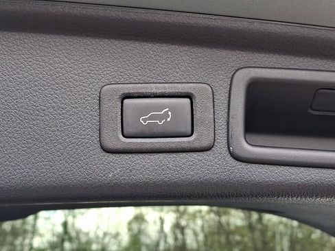 Used 2017 Subaru Forester 2.5i Touring AWD/4WD image 30