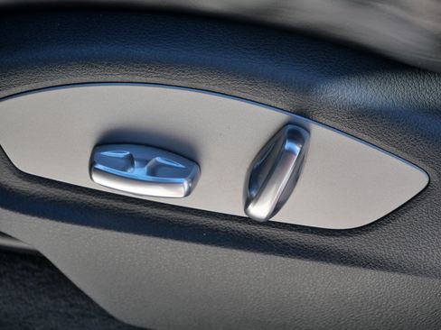 Used 2017 Porsche Cayenne GTS image 21