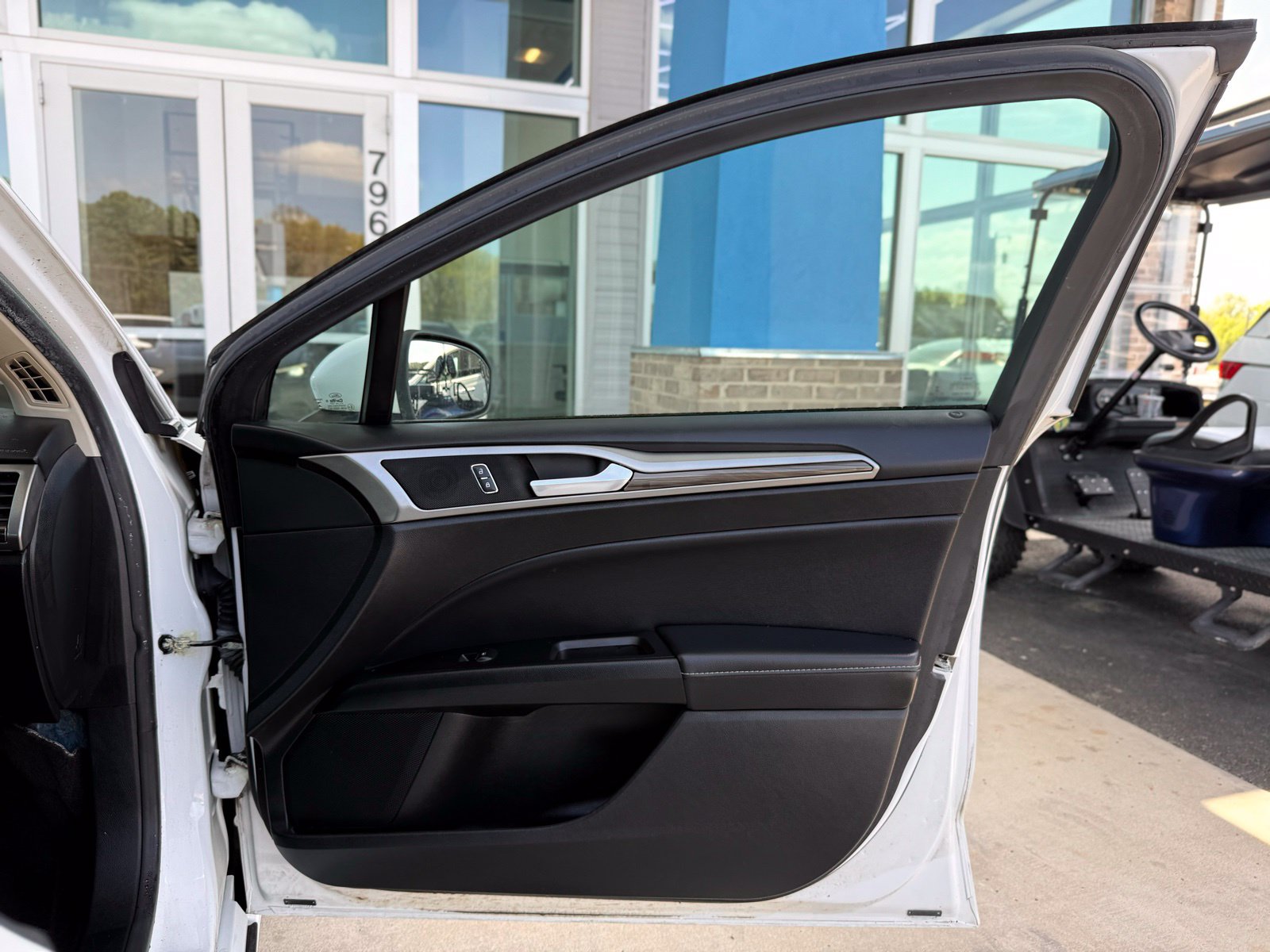 Used 2018 Ford Fusion SE w/ Equipment Group 602A FWD image 21