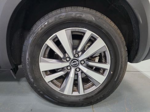 Used 2023 Nissan Pathfinder SL AWD/4WD image 11