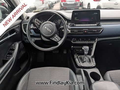 Certified 2022 Kia Seltos S image 4