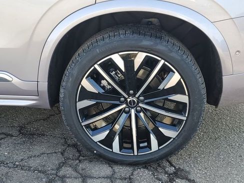 New 2026 Volvo XC90 T8 Ultra w/ Protection Package Premier image 31