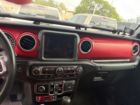 Used 2022 Jeep Gladiator Rubicon AWD/4WD image 15