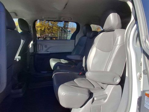 Used 2021 Toyota Sienna LE image 20