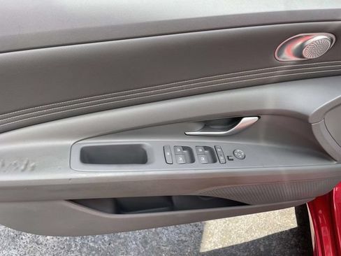 Used 2023 Hyundai Elantra SEL w/ Convenience Package FWD image 15