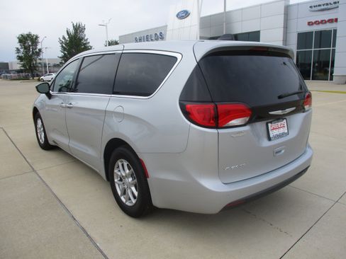 New 2026 Chrysler Voyager LX FWD image 4