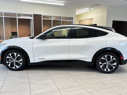 Used 2022 Ford Mustang Mach-E Premium image 7