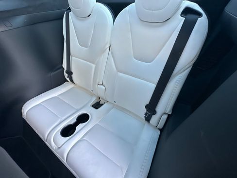 Used 2018 Tesla Model X 100D AWD/4WD image 16