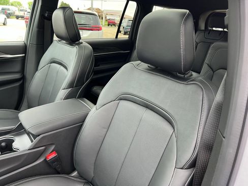 New 2026 Jeep Grand Cherokee L Limited AWD/4WD image 30